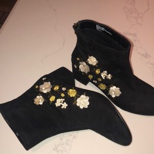 flower embroidered boots
